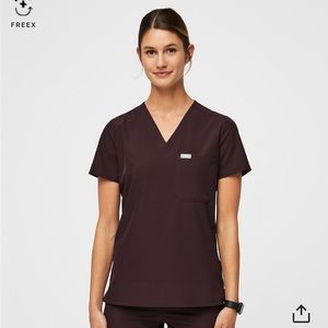 Figs Catarina Scrub Top in Dark Fig